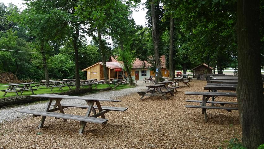 Besonderer Tipp: der lauschige Felsenkeller der Brauerei Geyer.