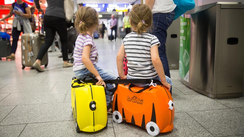 Das müssen Eltern bei der Einreise in wichtige Familienreiseländer beachten