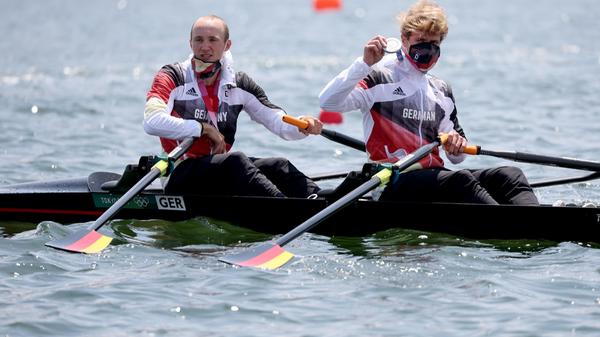 Lediglich die Iren waren ein bisschen besser: Jonathan Rommelmann und Jason Osborne durften sich als erste deutsche Leichtgewichtsruderer über eine olympische Medaille freuen. Das Duo aus Krefeld und Mainz ruderte auf dem Sea Forest Waterway zu Silber.