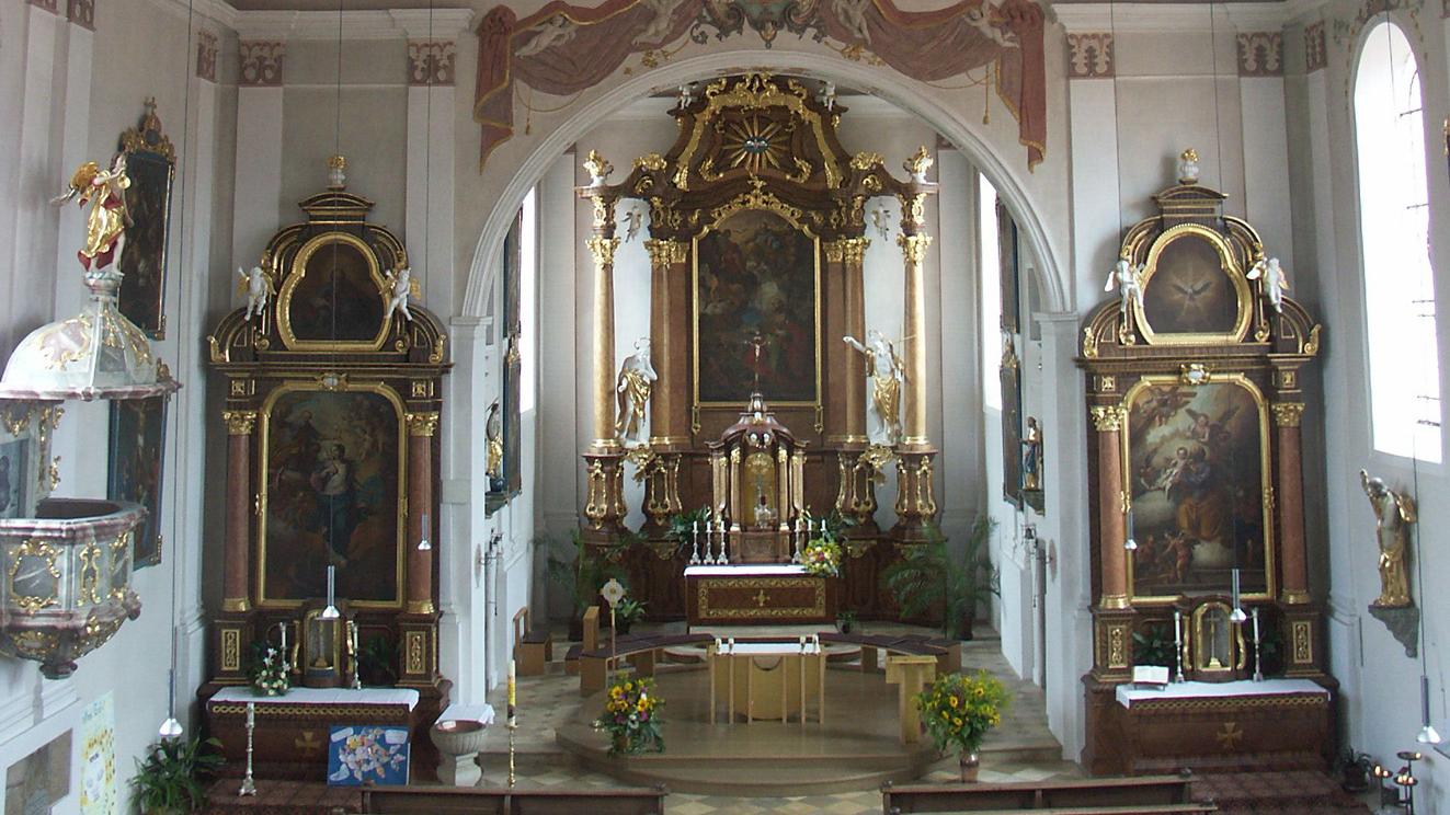 Ein Unbekannter hat am Mittwoch (28. Juli) versucht, den Opferstock der Stadtkirche St. Jakobus Kirche in Greding aufzubrechen. Ein Unbekannter hat am Mittwoch (28. Juli) versucht, den Opferstock der Stadtkirche St. Jakobus Kirche in Greding aufzubrechen.
