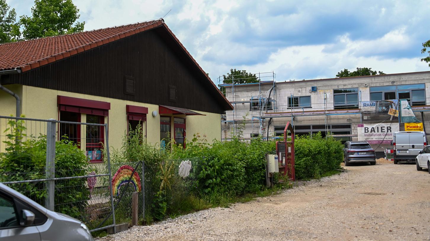 m zweigeschossigen Neubau des Carl-Zeitler-Kindergartens mit einer Nutzfläche von 740 Quadratmetern entstehen Plätze für 24 Kinder in der Krippe und für 63 Mädchen und Jungen im Kindergarten
m zweigeschossigen Neubau des Carl-Zeitler-Kindergartens mit einer Nutzfläche von 740 Quadratmetern entstehen Plätze für 24 Kinder in der Krippe und für 63 Mädchen und Jungen im Kindergarten