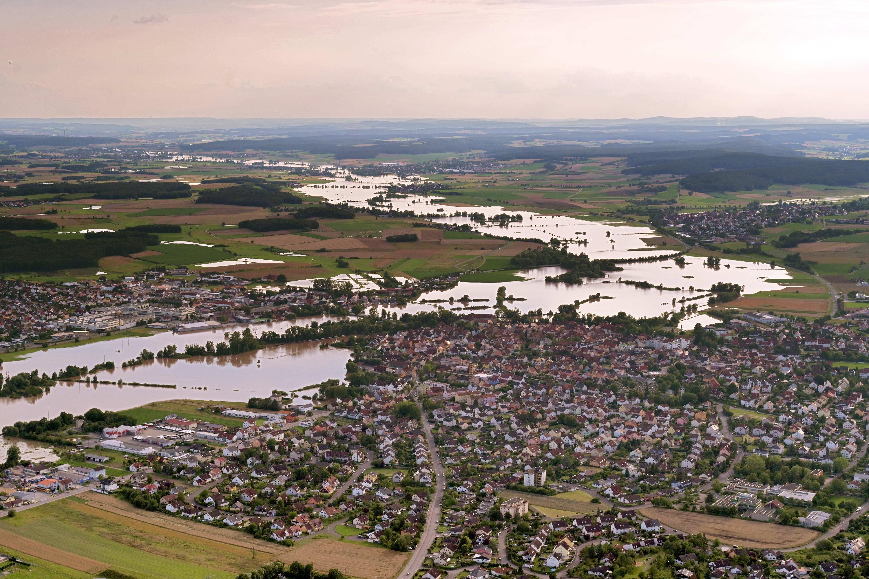 Neue Luftaufnahmen zeigen die ganzen Ausmaße des AischHochwassers