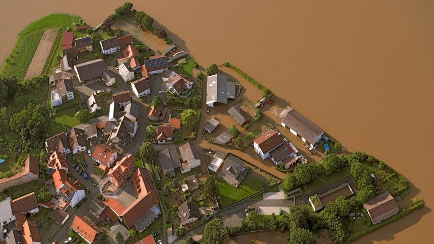 Rund um die Adelsdorfer Wiesenstraße wurden einige landwirtschaftliche Anwesen überflutet. 