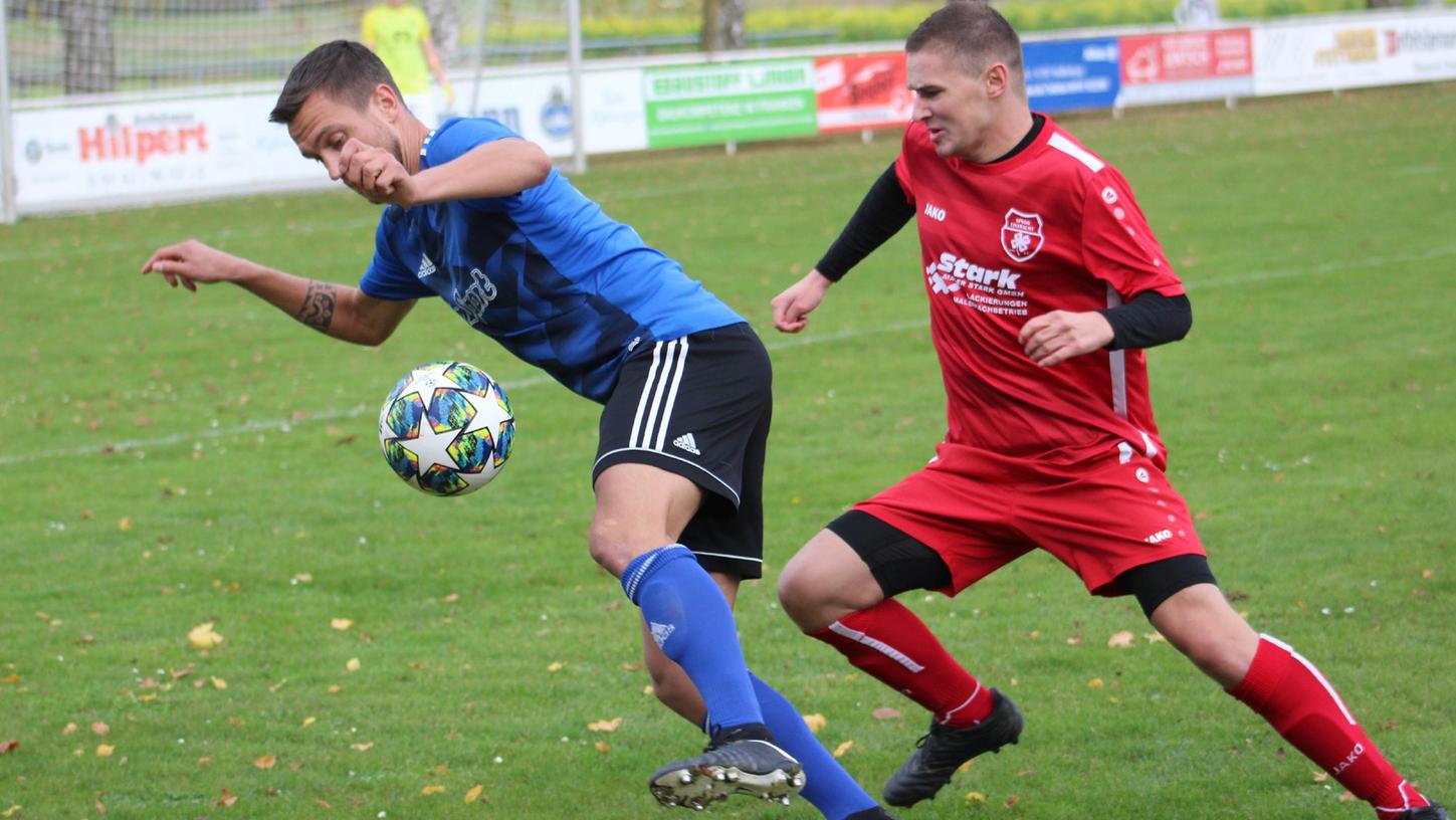 Ein Dauerbrenner der Kreisklasse West: Auch in der neuen Saison wird es wieder zum Duell zwischen der TSG Ellingen (li. Mario Swierkot) und der Eintracht Kattenhochstatt (re. Matthias Pfahler) kommen.
Ein Dauerbrenner der Kreisklasse West: Auch in der neuen Saison wird es wieder zum Duell zwischen der TSG Ellingen (li. Mario Swierkot) und der Eintracht Kattenhochstatt (re. Matthias Pfahler) kommen.
