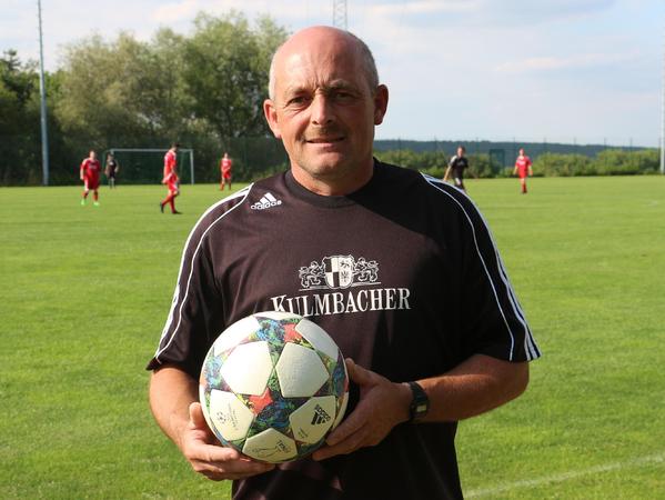 Aufstiegstrainer: Rene Ferstl hat den FC Frickenfelden erstmals in der Vereinsgeschichte in die Kreisklasse geführt.
Aufstiegstrainer: Rene Ferstl hat den FC Frickenfelden erstmals in der Vereinsgeschichte in die Kreisklasse geführt.