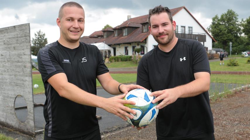 Das neue Trainerduo der SG Langenaltheim/Solnhofen: Mit Jonas Straßner (links) und René Döbler haben zwei Spieler aus den eigenen Reihen übernommen.  