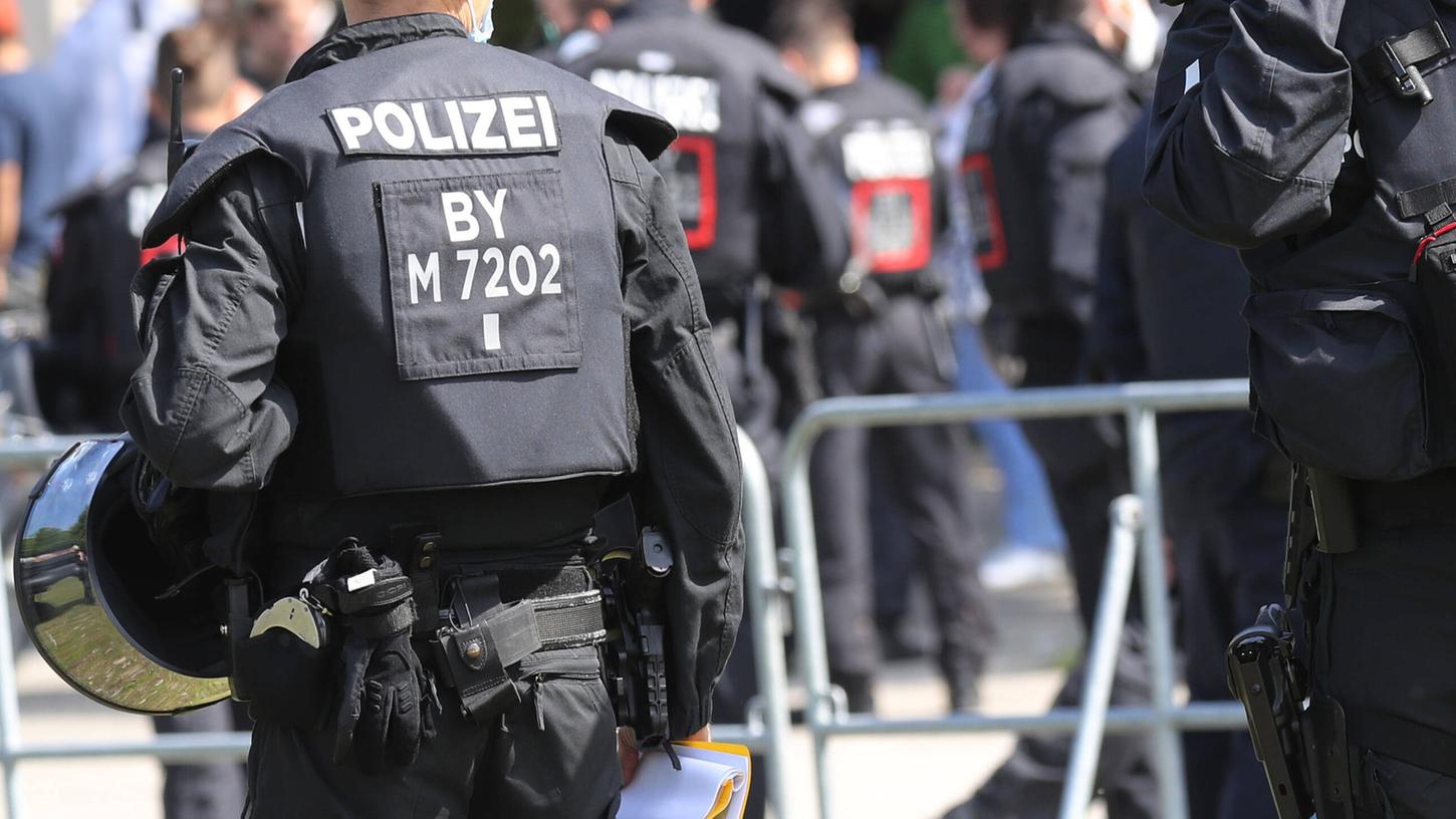 Polizisten bei einem Einsatz in München.