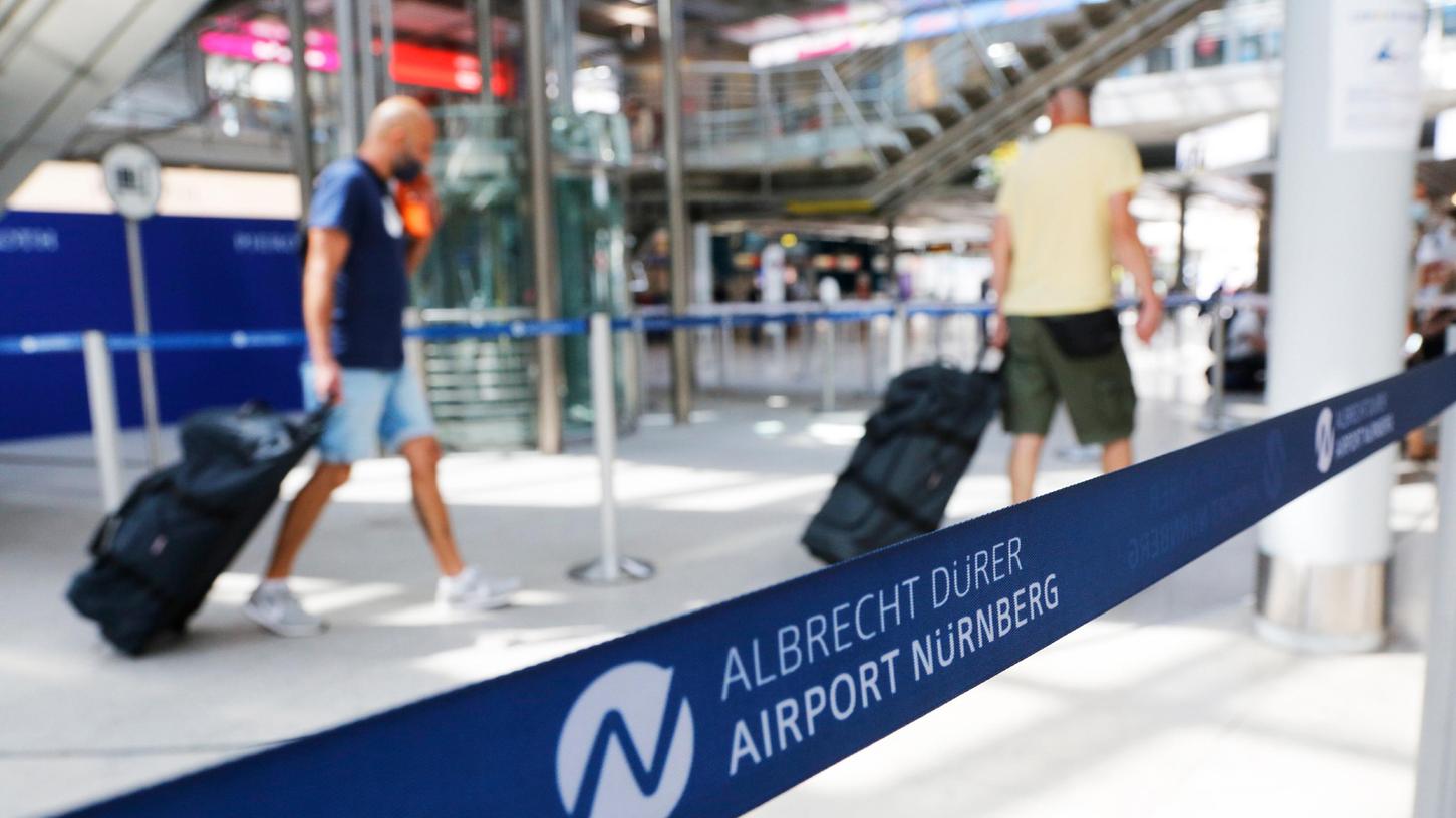 Wer sich nicht benimmt, kann auch ein Hausverbot im Albrecht-Dürer-Airport in Nürnberg erhalten.
