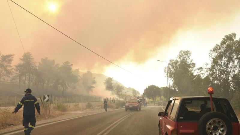 Extreme Hitze und Feuer in Griechenland: Mindestens 16 Verletzte