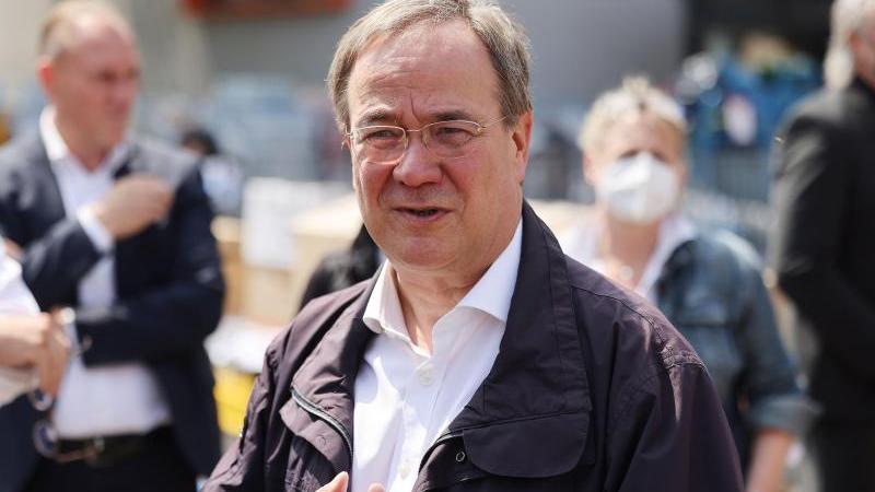 Seine Umfragewerte brechen ein: Armin Laschet. Seine Umfragewerte brechen ein: Armin Laschet.