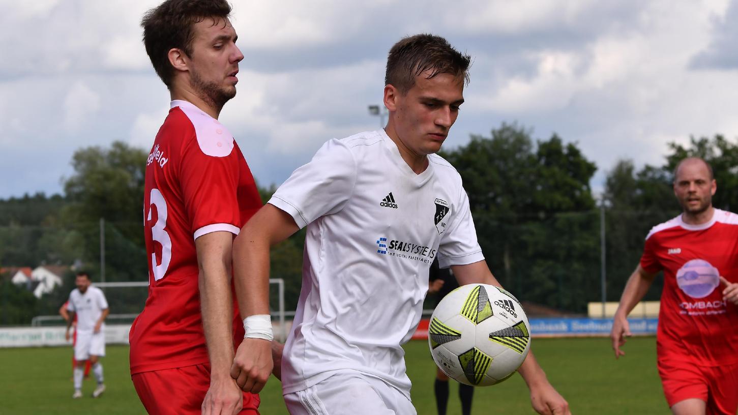 Sorgte für die Entscheidung: Leon Bauerreis (rechts) vom TSV Röttenbach.