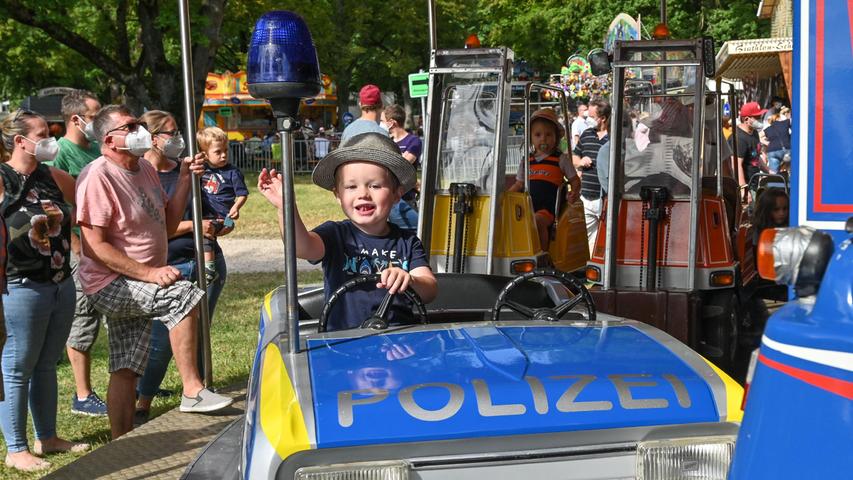 Maskenfreies Vergnügen gab es beim "Burgfest-Ersatz" immerhin im Kinderkarussell.