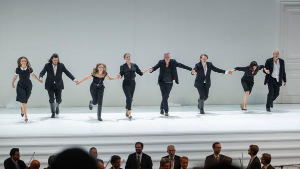 Nach dem Wagnis einer gekürzten, coronagerechten Version von "Cosi fan tutte" herrschte 2020 Erleichterung bei allen Beteiligten. Hier das Urteil unseres Kritikers über "Cosi fan tutte".