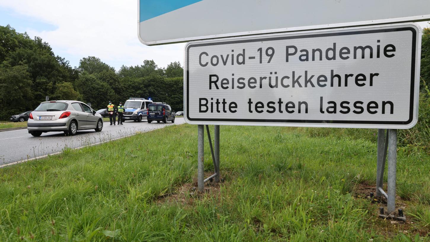 Bei der Einreise nach Deutschland müssen alle einen aktuellen negativen Corona-Test oder die vollständige Impfung vorweisen können. Aus der Rückkehr aus einem Hochinzidenzgebiet muss sich jeder vor Einreise testen lassen.
Bei der Einreise nach Deutschland müssen alle einen aktuellen negativen Corona-Test oder die vollständige Impfung vorweisen können. Aus der Rückkehr aus einem Hochinzidenzgebiet muss sich jeder vor Einreise testen lassen.