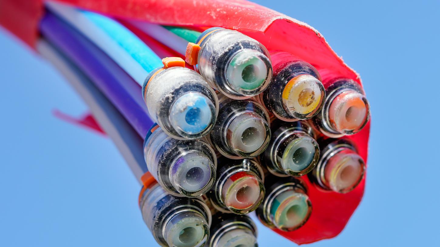 Die FTTH-Technik (Glasfaser bis in die Wohnung) ermöglicht superschnelles Internet.
Die FTTH-Technik (Glasfaser bis in die Wohnung) ermöglicht superschnelles Internet.