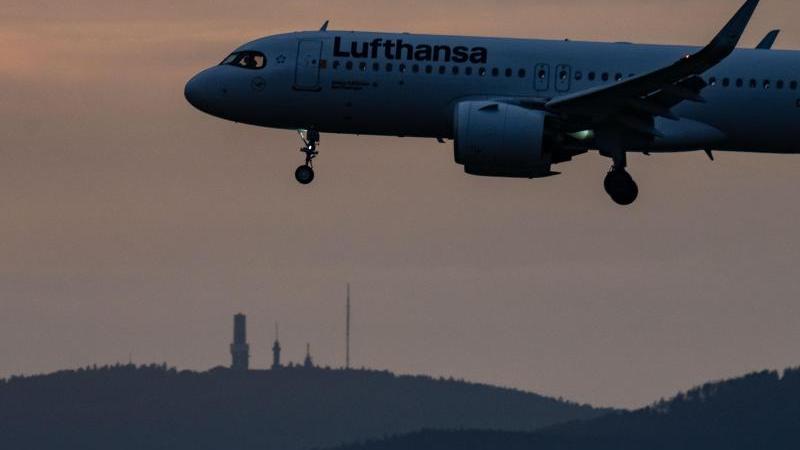 Trotz eines deutlichen Quartalsverlust gibt es für Lufthansa positive Anzeichen.