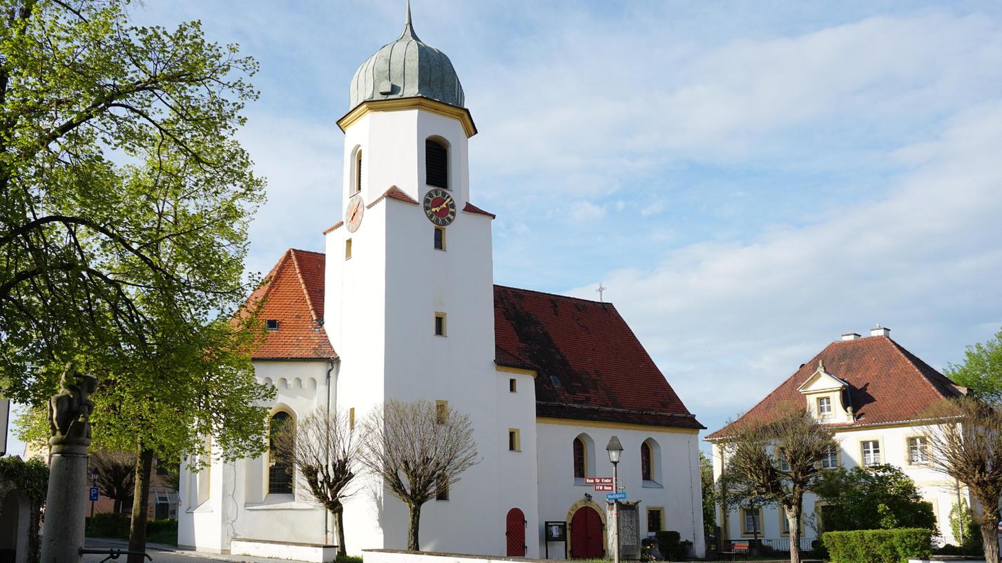 Ab September wird die Pfarrerin Agnes Müller-Grünwedel in der Absberger Christuskirche predigen.
Ab September wird die Pfarrerin Agnes Müller-Grünwedel in der Absberger Christuskirche predigen.