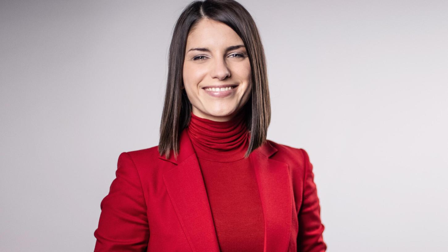 Die gebürtige Nürnbergerin Sandra Rieß wird künftig die Sternstundengala statt Sabine Sauer moderieren.
Die gebürtige Nürnbergerin Sandra Rieß wird künftig die Sternstundengala statt Sabine Sauer moderieren.