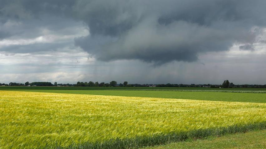 Amtliche Warnung vor starkem Gewitter in Nürnberg und weiteren Teilen Frankens Amtliche Warnung vor starkem Gewitter in Nürnberg und weiteren Teilen Frankens