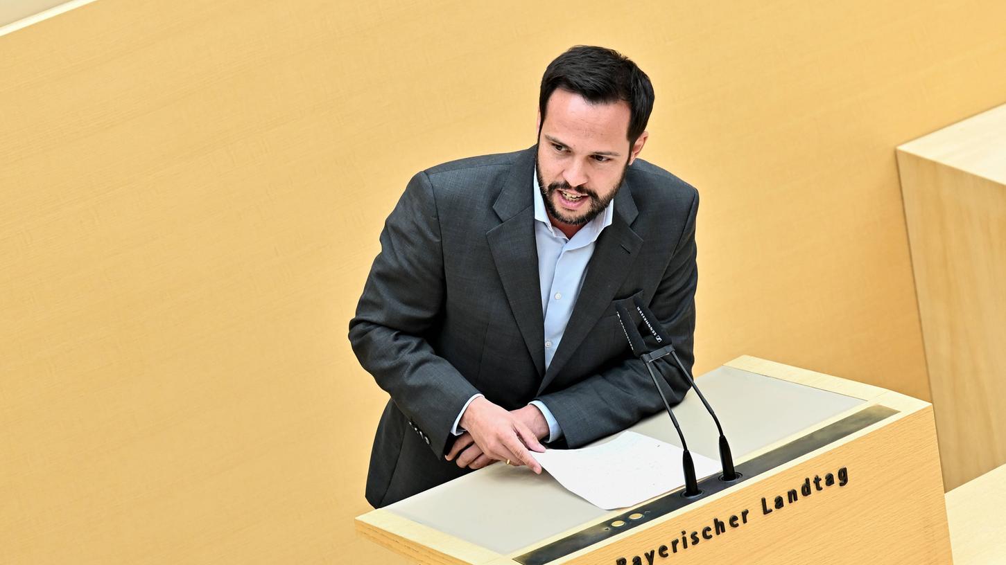 FDP-Fraktionschef Martin Hagen wittert die Chance auf Regierungsverantwortung im Freistaat.