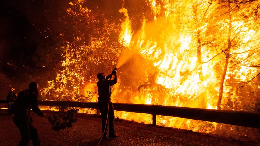 Dramatische Szenen: Feuer in Griechenland und Türkei außer Kontrolle