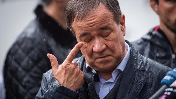 Laschet und Scholz besuchen Flutgebiete