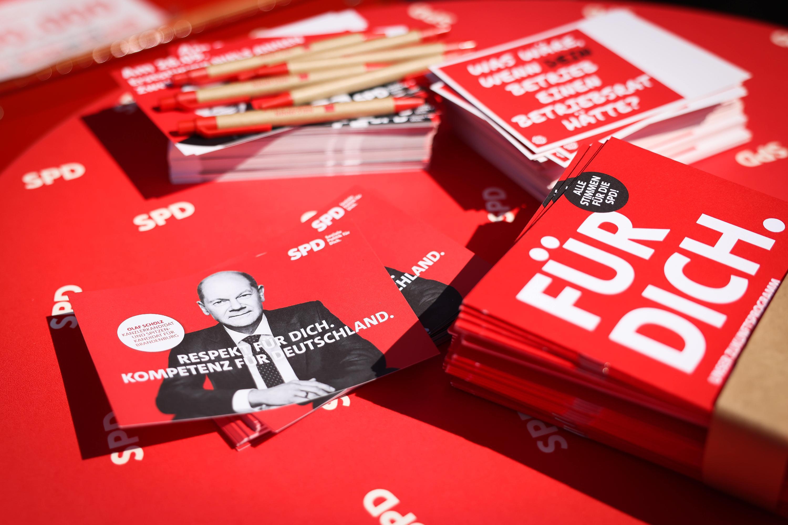 SPD-Kanzlerkandidat Olaf Scholz auf Tour in Hamburg