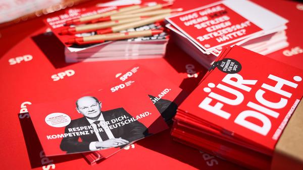 SPD-Kanzlerkandidat Olaf Scholz auf Tour in Hamburg
