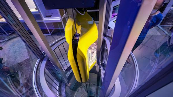 In der Abteilung Raum und Zeit dürfen Besucherinnen und Besucher selbst Gravitationsversuche durchführen.