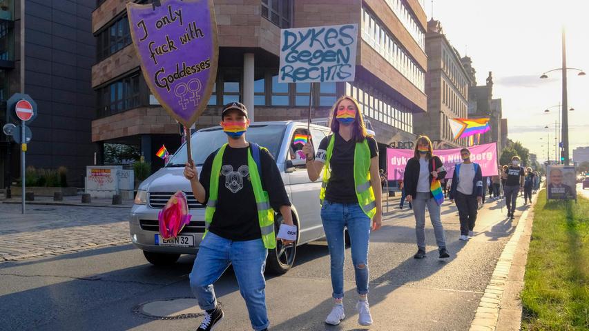 Dykemarch in Nürnberg: Frauen demonstrieren für 