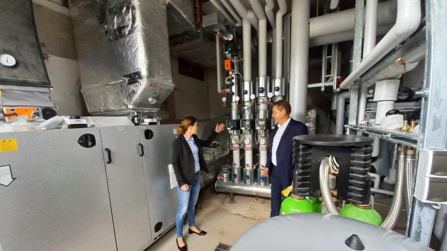 Turnhalle der Farrnbachschule: Neuer Glanz in alter Hülle Turnhalle der Farrnbachschule: Neuer Glanz in alter Hülle