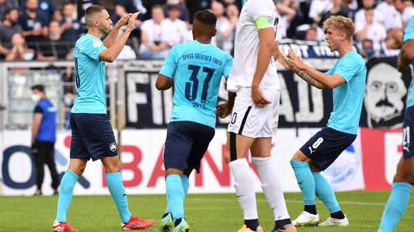 Durfte anstelle von Adrian Fein auf der Acht starten. Fiel dabei weder positiv noch negativ auf. Als potenzieller Bundesligaspieler in einer Partie gegen einen Viertligisten kein gutes Zeugnis.