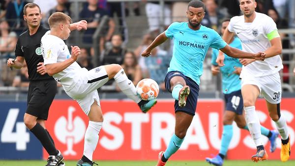 Im Fürther Mittelfeld immer anspielbar und mit einigen vielversprechenden Aktionen. Nach vorne aber mal wieder harmlos und weiter ohne Tor im Fürther Trikot. Wird es, wie die gesamte Mannschaft des Kleeblatts, in der Bundesliga schwer haben.