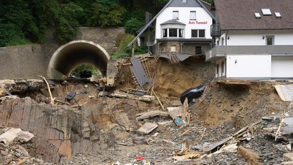 Bilder des Tages_urn-newsml-dpa-com-20090101-210808-99-768681_large_4_3.jpg