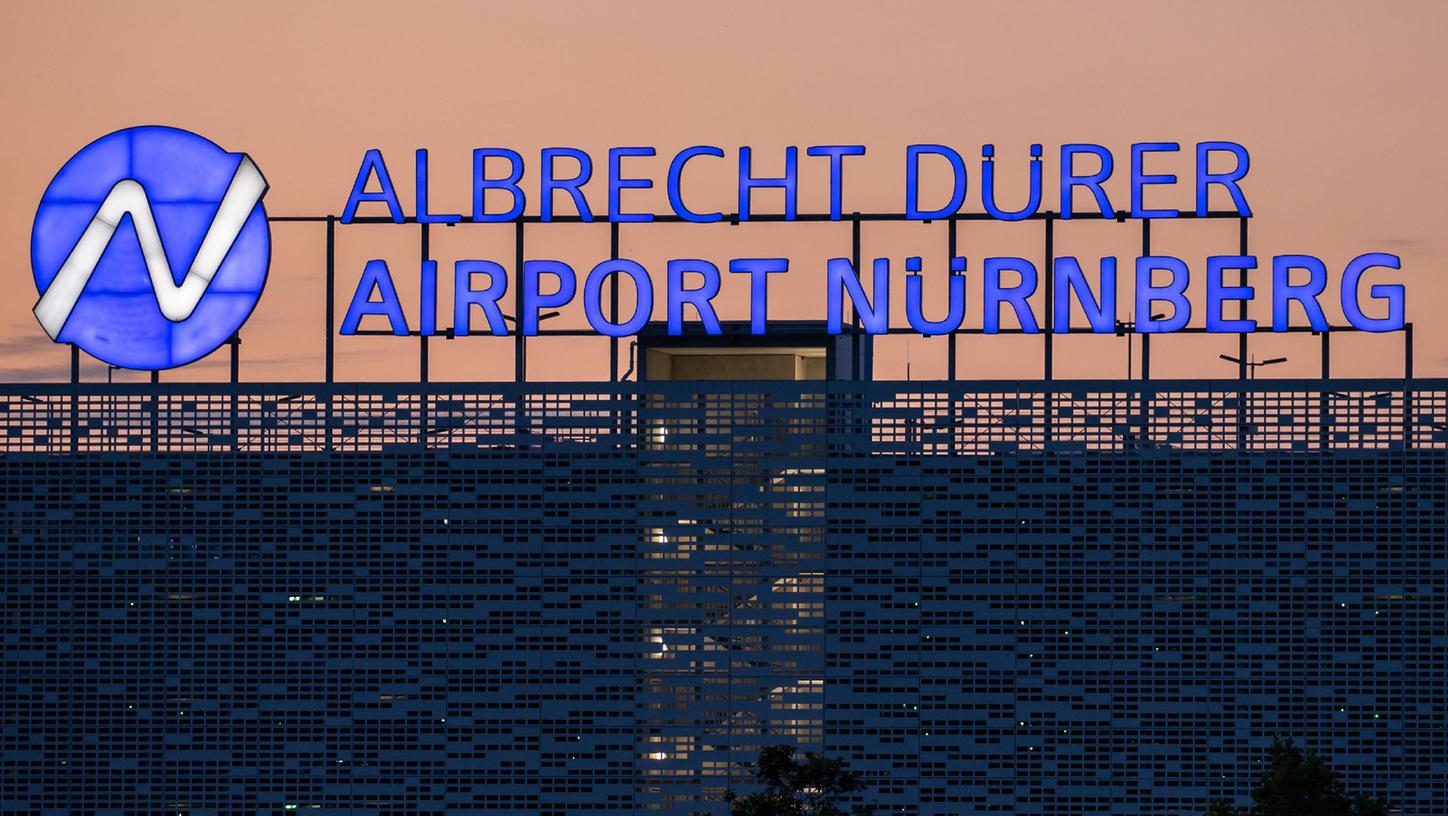 Die Herbstferien befinden sich bereits im Anflug und der Albrecht Dürer Airport in Nürnberg hat einen vollen Winterflugplan im Gepäck. Ryanair baut seine Verbindungen massiv aus, 15 weitere Airlines fliegen Reisende ebenfalls ab Nürnberg an ihr Ziel.
