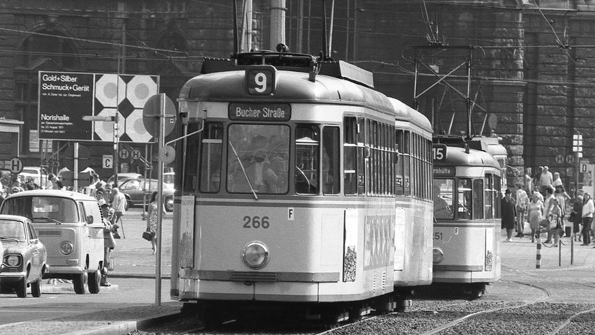 Die Nürnberger Straßenbahn, genauer gesagt die Verkehrs-Aktiengesellschaft (VAG), fuhr 1970 mit Macht ins Defizit. Hier geht es zum Kalenderblatt vom  13. August 1971: Straßenbahnen ein Faß ohne Boden