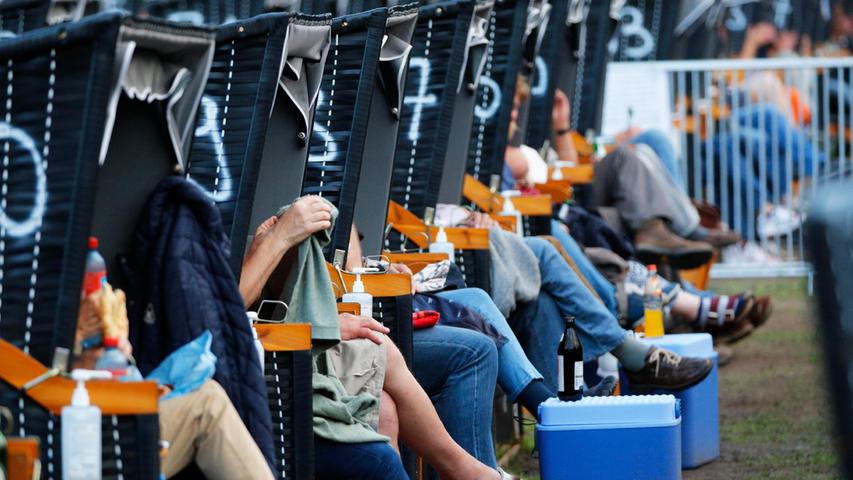 Ausweich-Vergnügen: Derzeit sind größere Konzerte nur in ausgefallenen Formaten möglich, wie hier beim Nürnberger Strandkorb Open Air.
Ausweich-Vergnügen: Derzeit sind größere Konzerte nur in ausgefallenen Formaten möglich, wie hier beim Nürnberger Strandkorb Open Air.