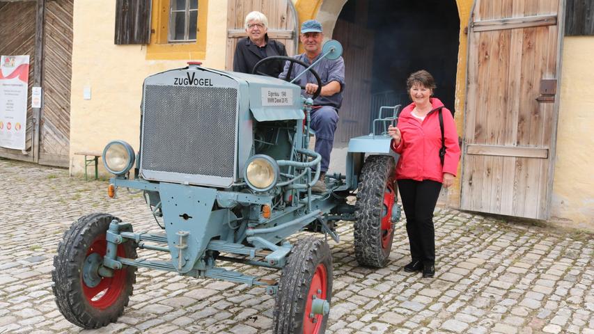 Traktor Marke Eigenbau: Der Zugvogel tuckert nun übers Museumsgelände