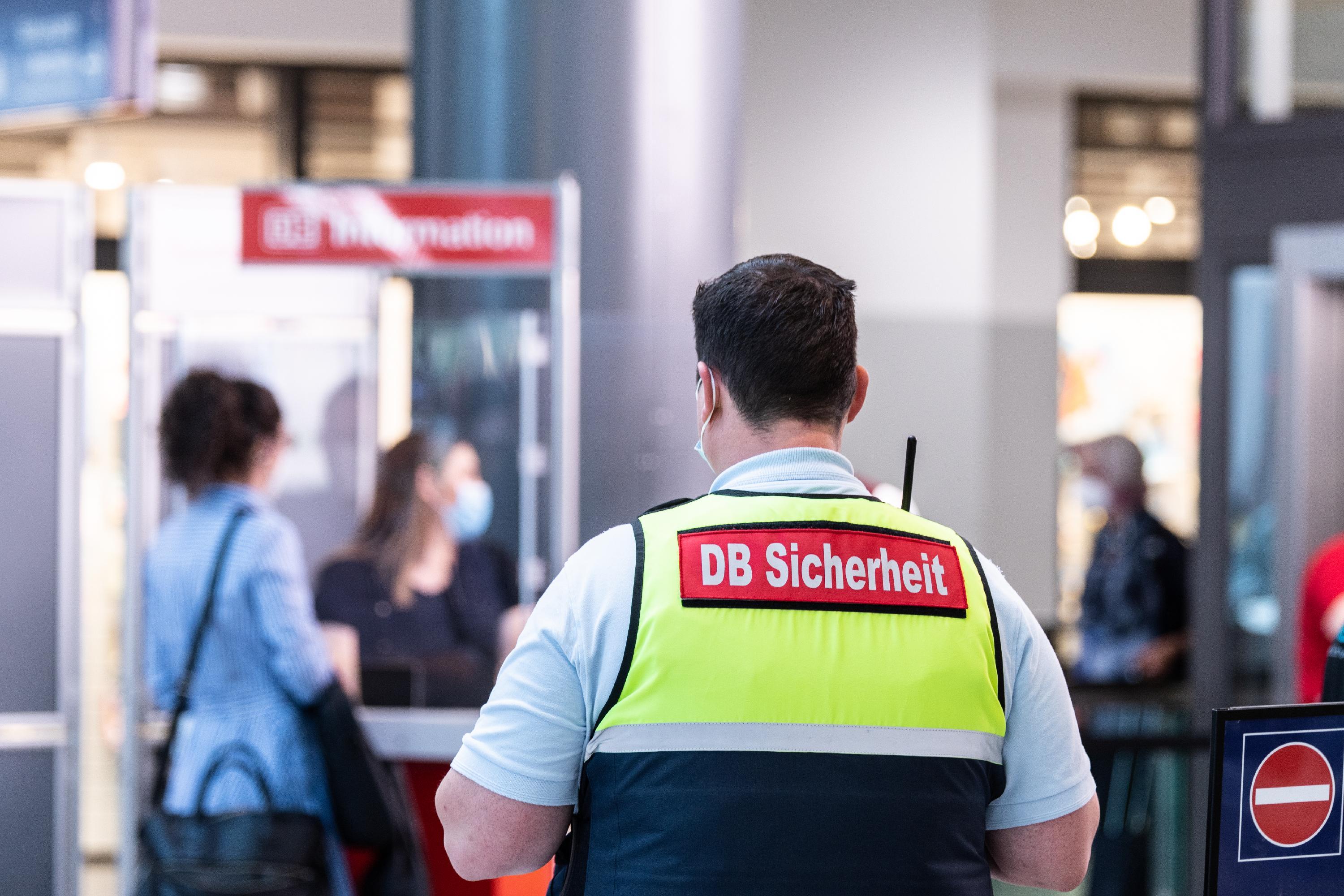 Um Punkt zwei Uhr am frühen Mittwochmorgen begann der Streik im Personenverkehr bei der Deutschen Bahn. Bis Freitagmorgen wird die Arbeit niedergelegt.