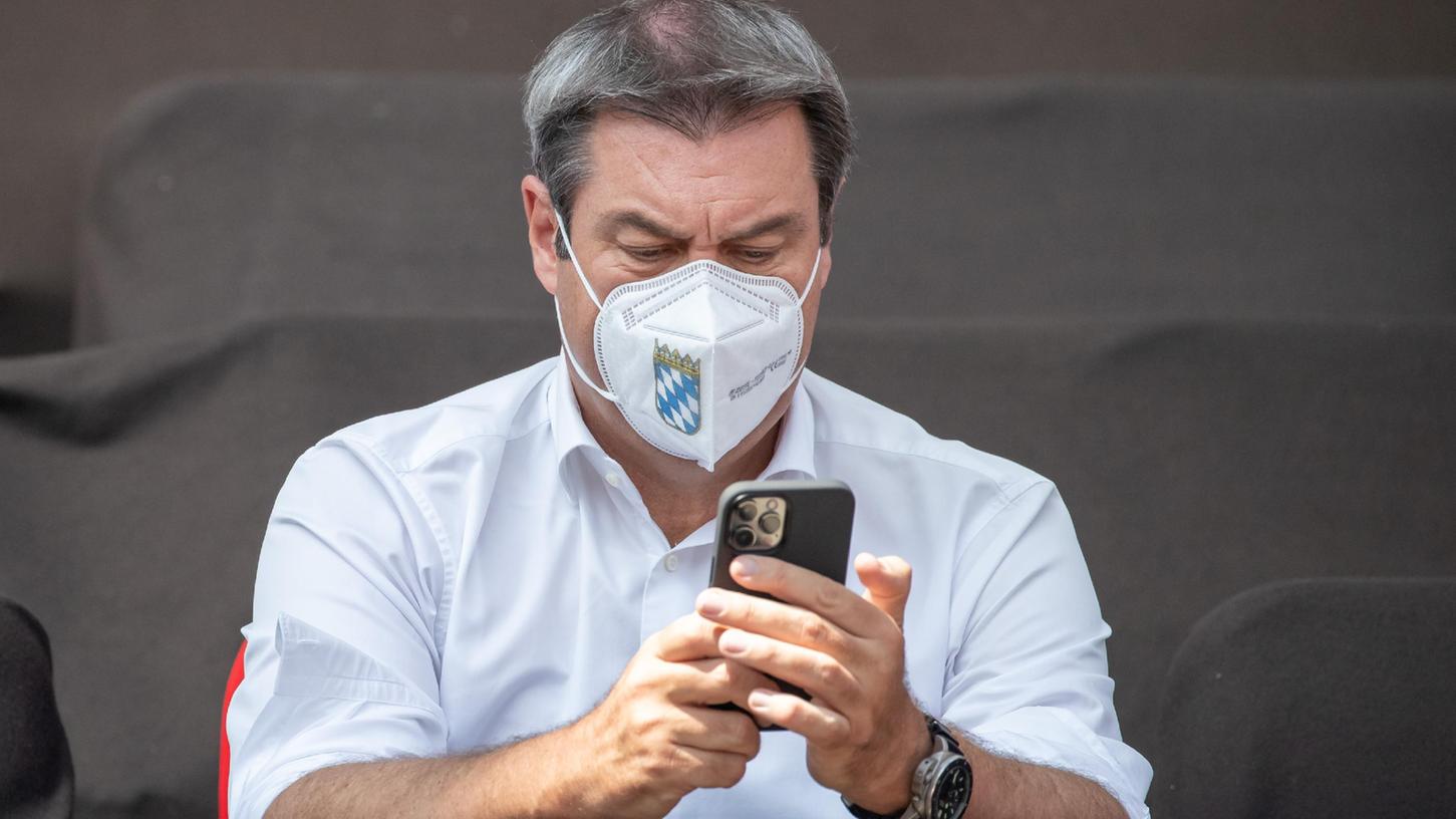 Markus Söder treibt die Debatte um die 2-G-Regelung voran.
Markus Söder treibt die Debatte um die 2-G-Regelung voran.
