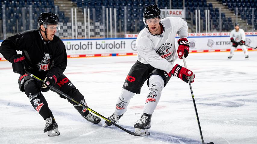 Eingewöhnen: Verteidiger Marcus Weber (links) und der hochtalentierte Gastspieler Dominik Bokk im Duell.