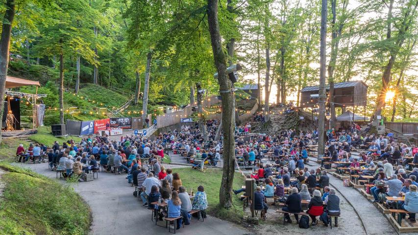 Beim BergwaldGarten wird das Bergwaldtheater zum Biergarten mit Kulturporgramm. Noch bis Sonntag ist vielfältiges Programm angesagt.