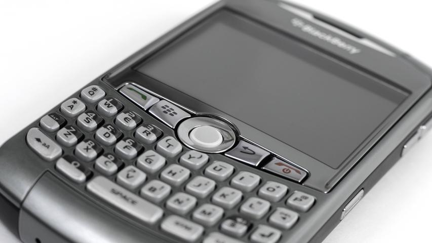 Nach dem Communicator brachten die Blackberry-Telefone mit ihren Tastaturen die Idee zur Perfektion - bis Apples iPhone mit seinem Multitouch-Bildschirm dieses Konzept torpedierte und den Grundstein für heutige Smartphones legte.