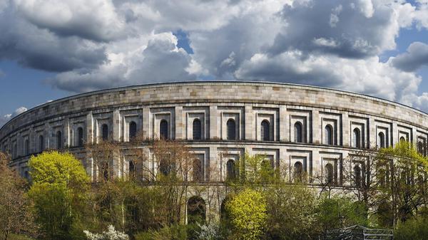 4c-pol-kongresshalle