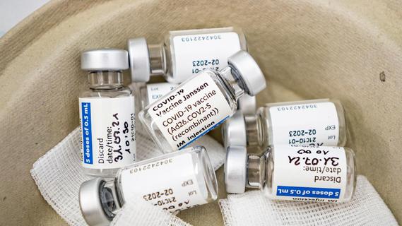 Weggeworfener Corona-Impfstoff: Gesundheitsministerium verteidigt sich