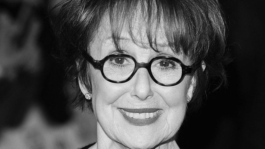 Una Stubbs, Schauspielerin aus Großbritannien, die durch ihre Rollen in Fernsehserien wie Worzel Gummidge, Till Death Us Do Part, Sherlock und EastEnders bekannt wurde, ist im Alter von 84 Jahren gestorben.© Ian We Una Stubbs, Schauspielerin aus Großbritannien, die durch ihre Rollen in Fernsehserien wie Worzel Gummidge, Till Death Us Do Part, Sherlock und EastEnders bekannt wurde, ist im Alter von 84 Jahren gestorben.© Ian We