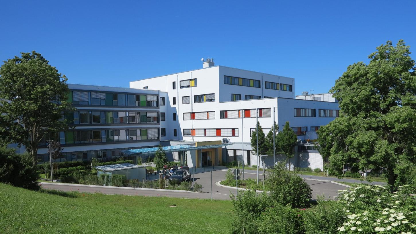Das Klinikum Altmühlfranken Gunzenhausen hält mit der neuen Doppelspitze in der Chirurgie nun ein beachtlichen Angebot im Bereich Endoprothetik und Wirbelsäulenchirurgie vor.