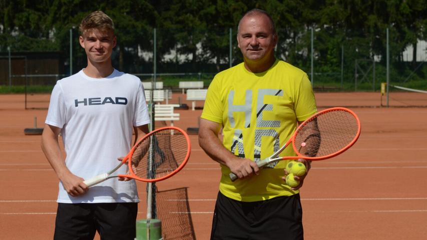 Sind seit rund acht Jahren ein eingespieltes Team: Laurenz Grabia und Tennistrainer Lars Haak (rechts). Sind seit rund acht Jahren ein eingespieltes Team: Laurenz Grabia und Tennistrainer Lars Haak (rechts).