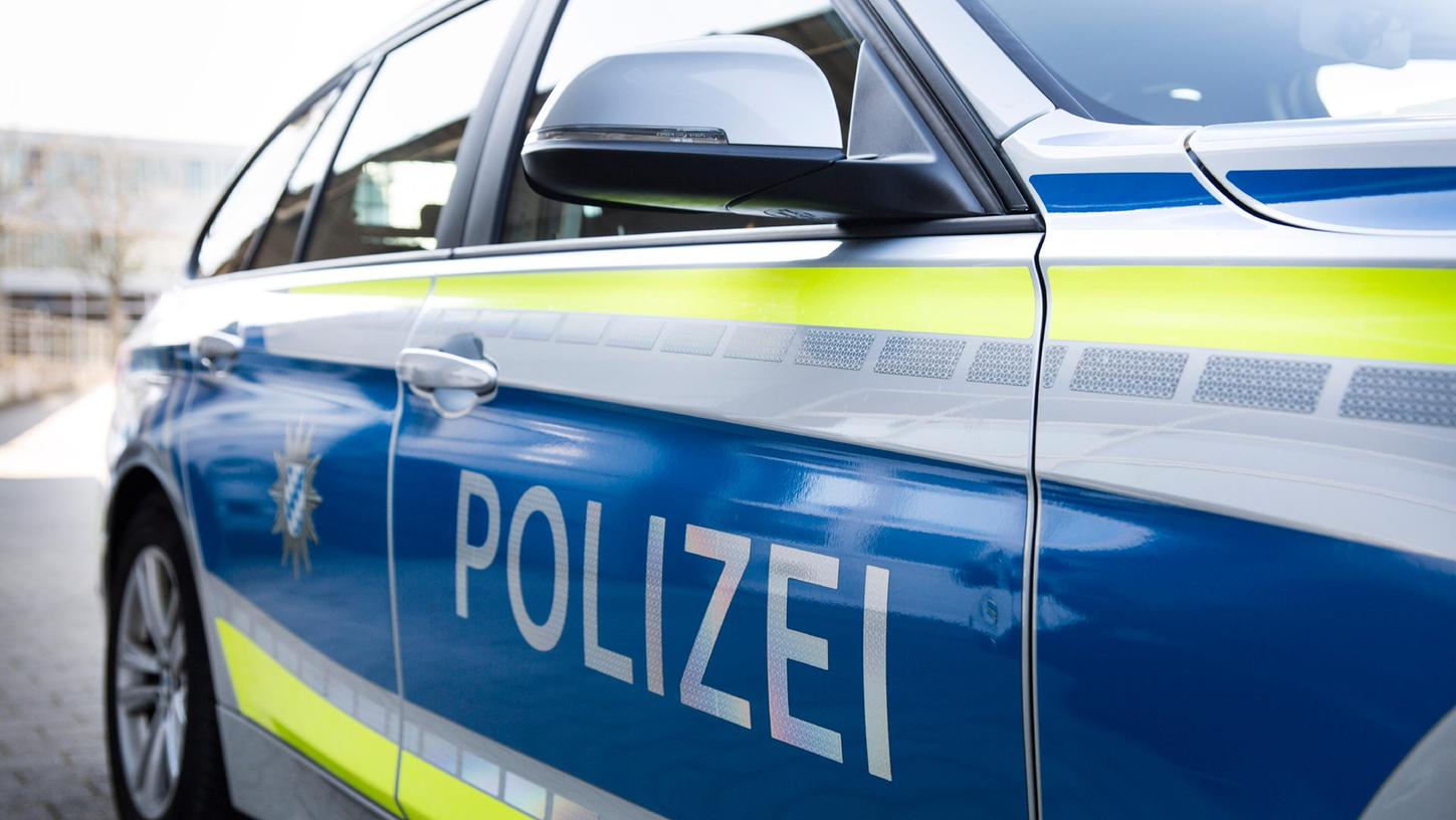 Die Polizeiinspektion Forchheim sucht weitere, mögliche Geschädigte. Verkehrsteilnehmer, die durch das grob verkehrswidrige und rücksichtlose Fahrverhalten des Mannes am Freitag, 18. März 2022, gefährdet wurden (Symbolfoto).
