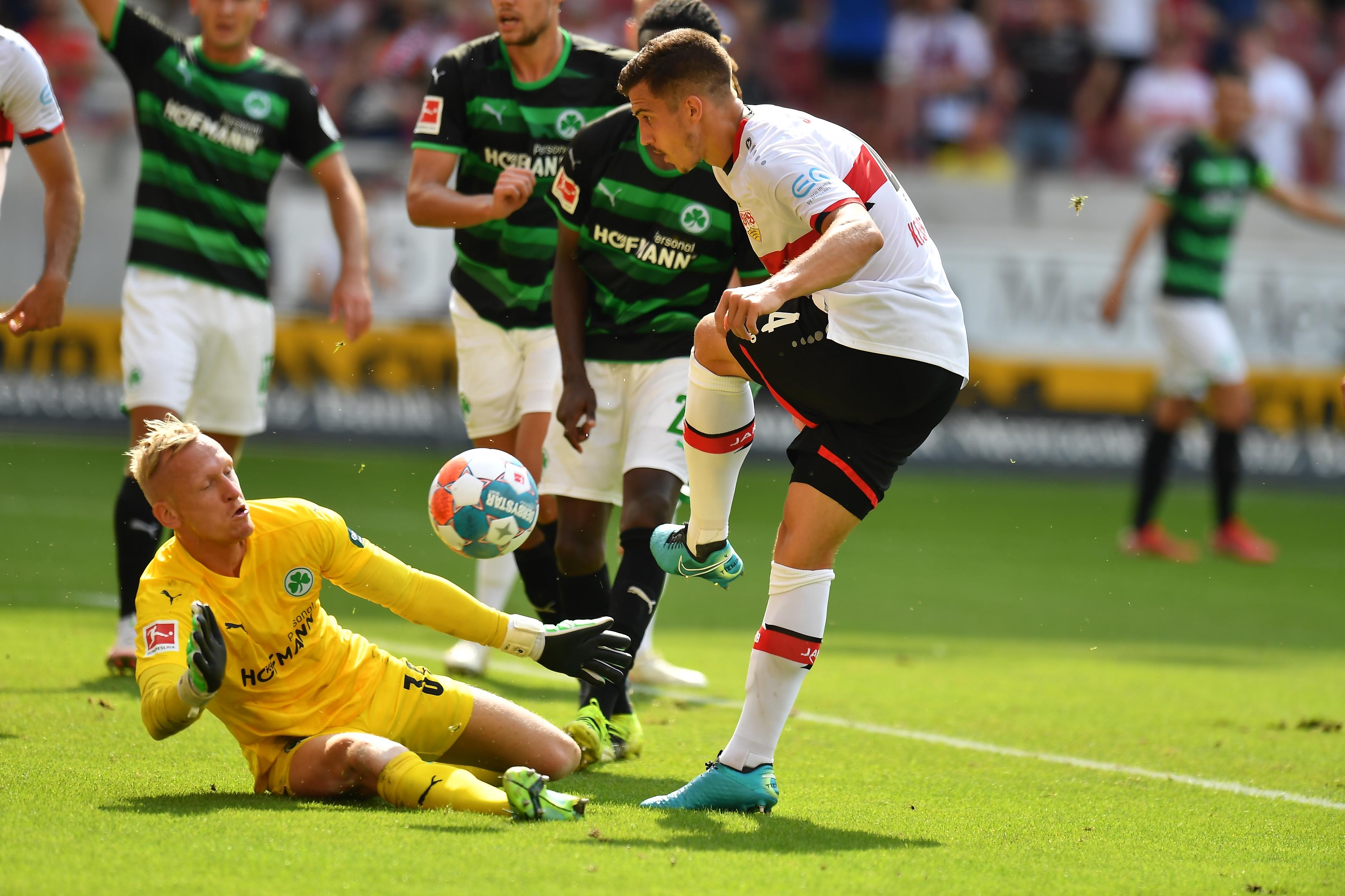 Kassierte fünf Tore. Hätte bei den Flanken und Standards in der zweiten Hälfte womöglich aus dem Tor kommen müssen, doch auch seine Vorderleute hatten Schuld an den Gegentreffern. Zeigte sich fußballerisch verbessert und bewahrte seine Mannschaft in der Schlussphase mit mehreren guten Paraden vor einem noch größeren Debakel.